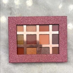 Glittery Eyeshadow Palette - Multi-Color